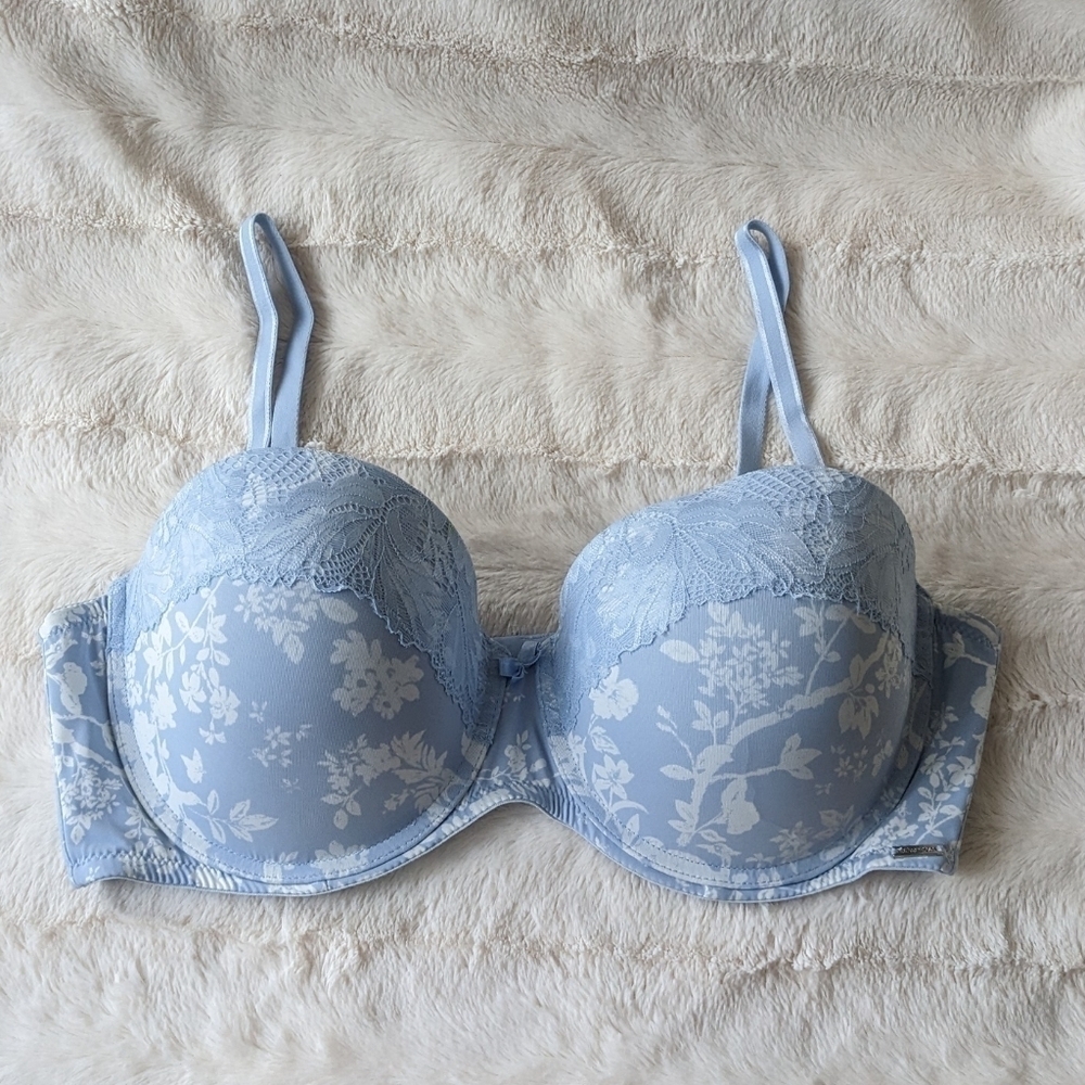 La vie en Rose pastel blue floral lace underwire bra size 38DD